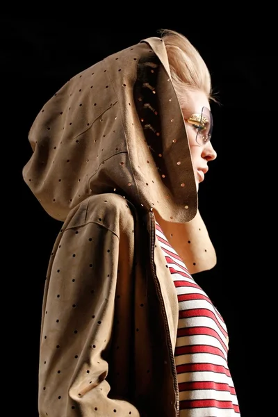 Look 80